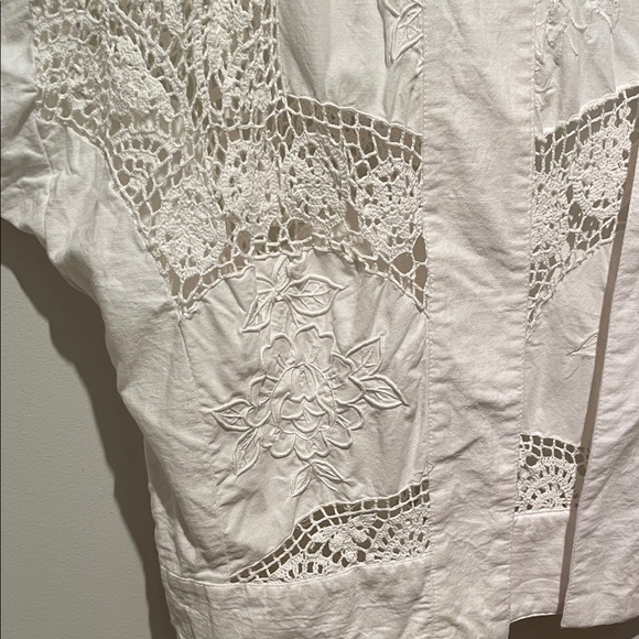 Vintage White Crochet and Embroidered Kimono-Style Cardigan - Picture 4 of 10